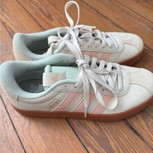 adidas Women's Cream Sneakers with Pink Stripes